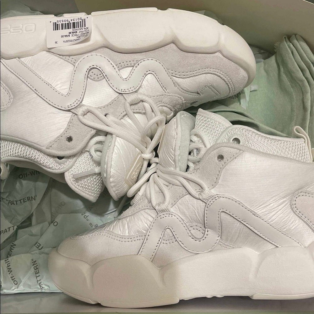 Off white new sneakers never worn ….